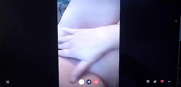  Actriz porno milf española se folla a un fan por webcam (VOL III). Esta madurita sabe sacar bien la leche a distancia.